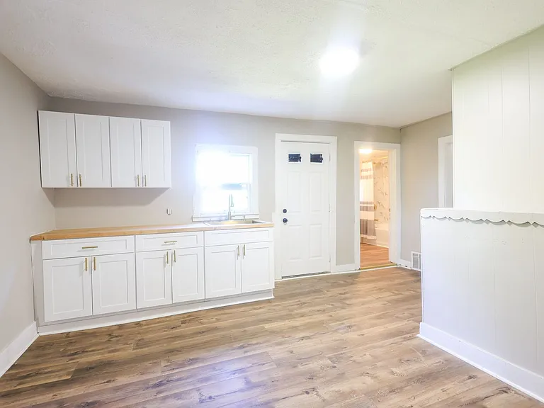 7612 Colgate Ave — Photo 5