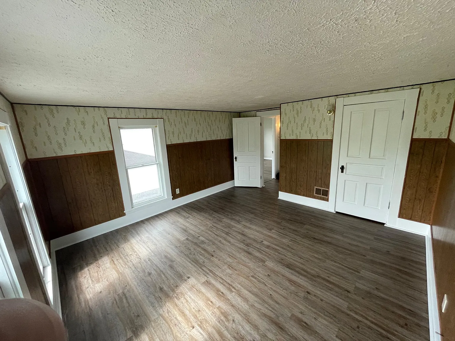 264 1/2 Woods Ave — Photo 4