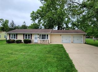 1425 W Semor Dr, Decatur, IL 62521