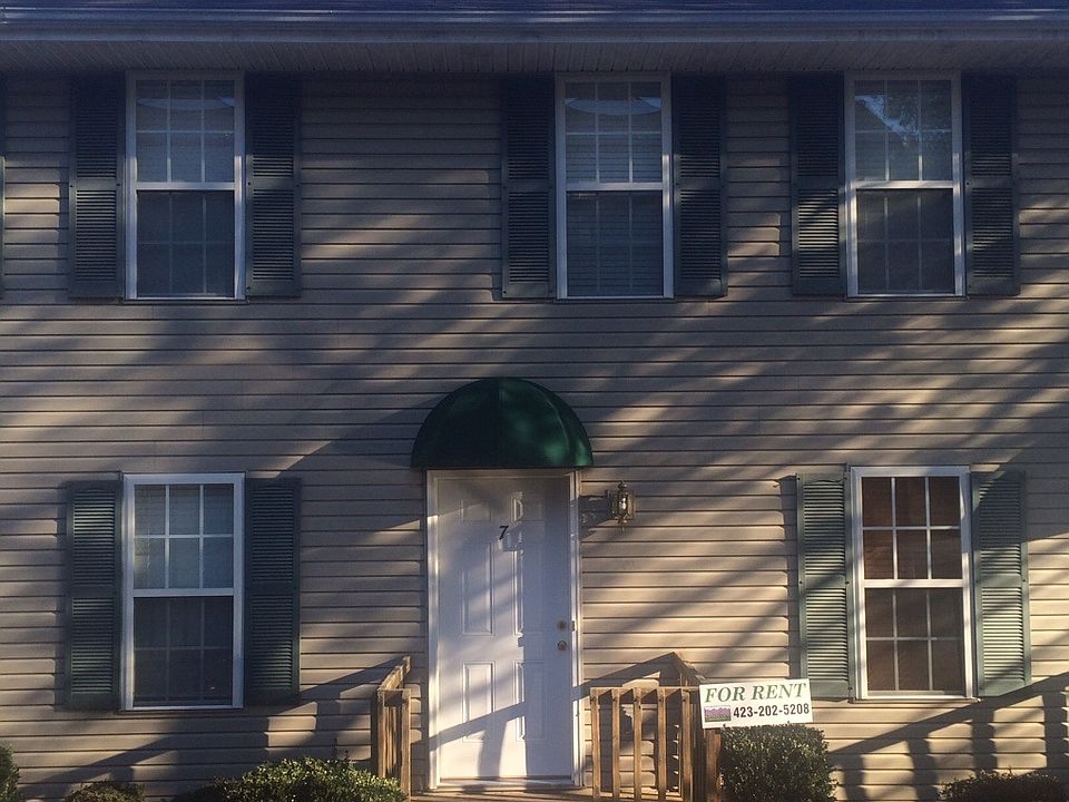 1st image of 7 Lake Village Ct