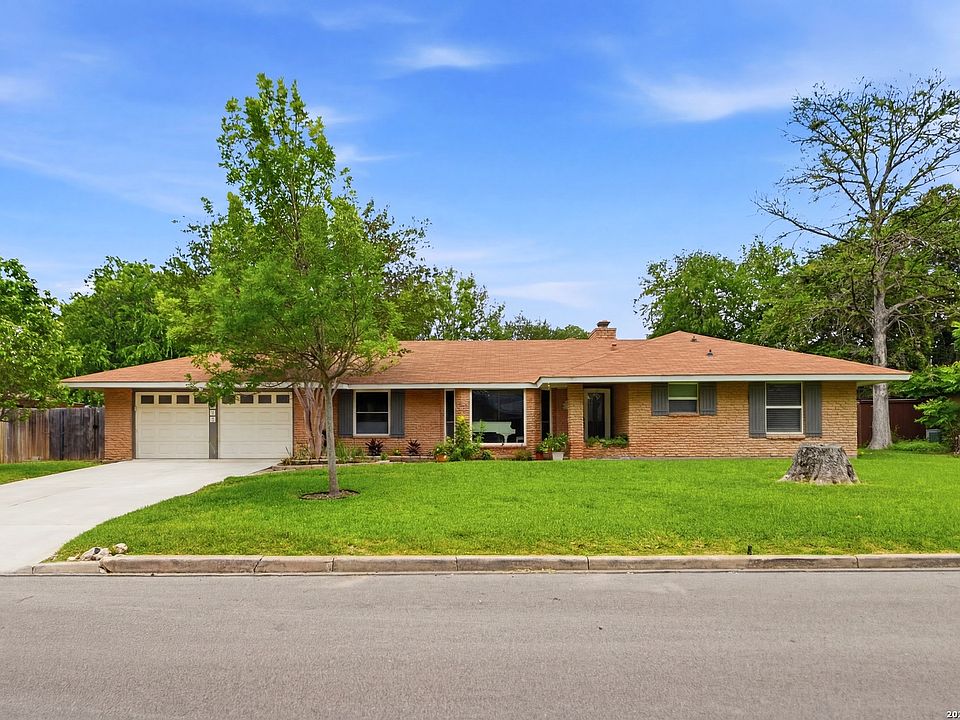 1st image of 429 DRIFTWIND DR