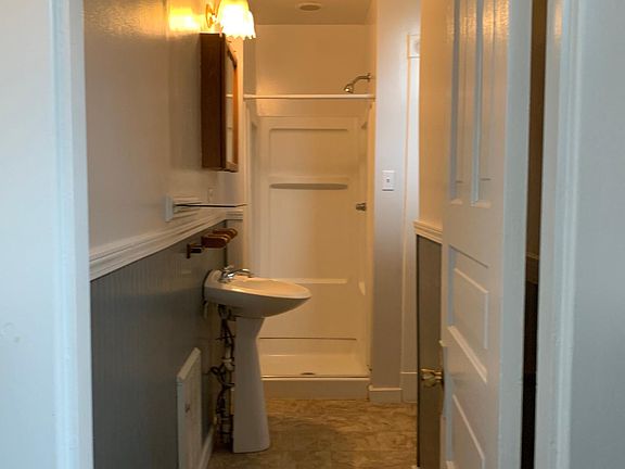 5th image of 302 1/2 S 7th St