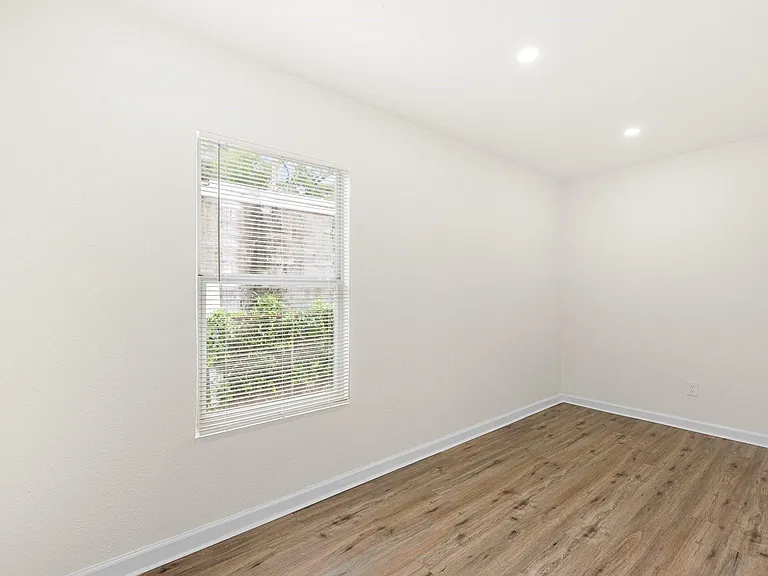 1309 Bragg St — Photo 39