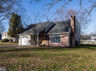 7 Carousel Dr, Telford, PA 18969