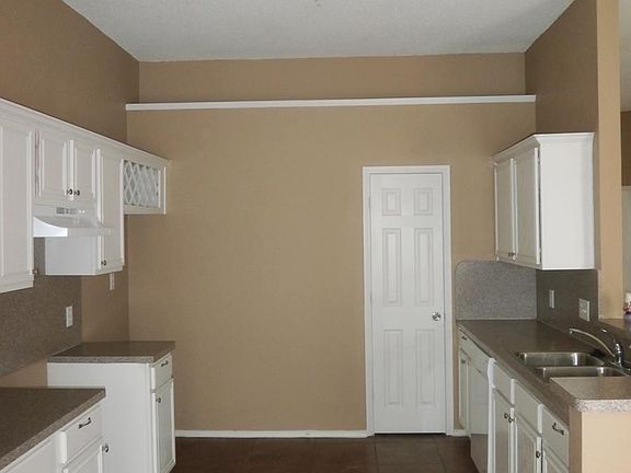 4th image of 517 Judy Ln