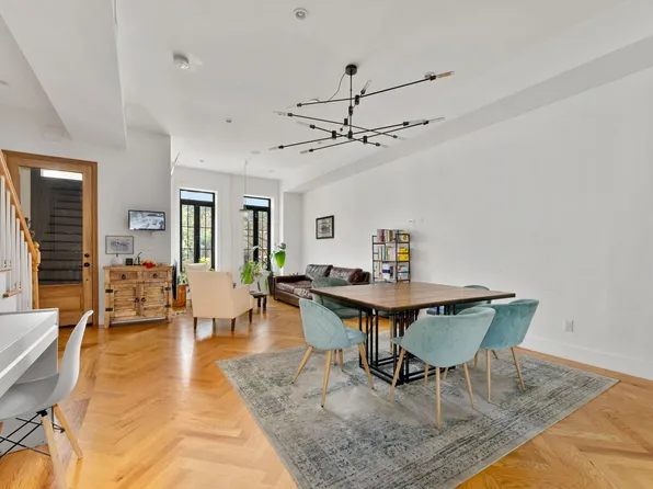 537 Chauncey Street image 3 of 31