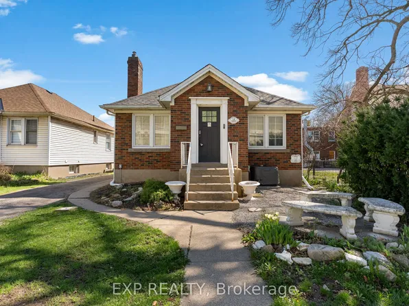 14 Dunlop Dr, Saint Catharines, ON L2R 1A3