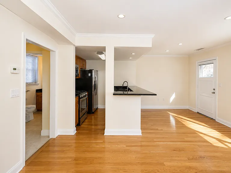 174 Sherman Rd — Photo 8