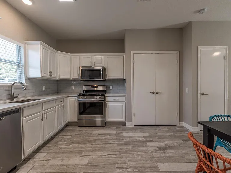 6319 Parliament Dr — Photo 17