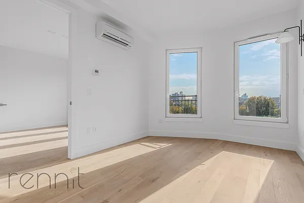 Rented by Rennit Inc. | media 21