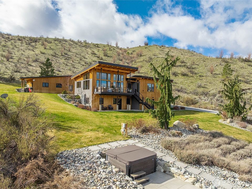 1st image of 111 Hawks Meadow