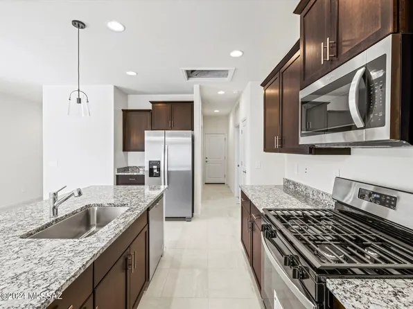 6960 W Star Garden Way, Tucson, AZ 85757