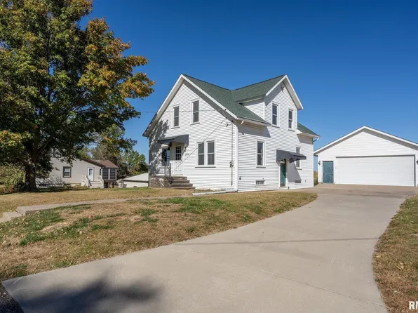 304 Walnut St, Dixon, IA 52745