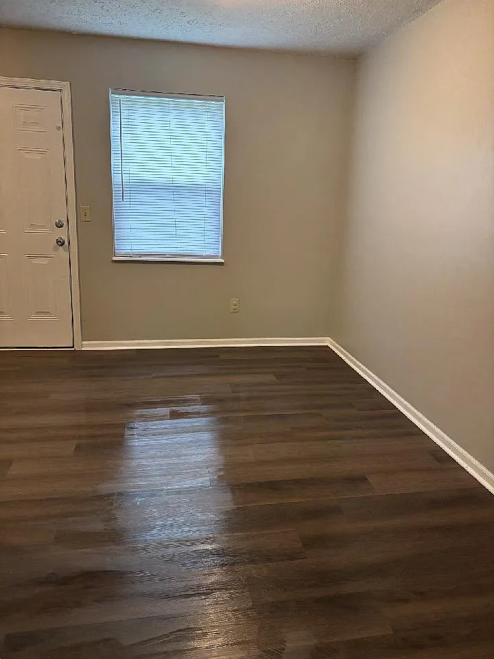 2 bed, 1200 sqft, $1,350 — Photo 3