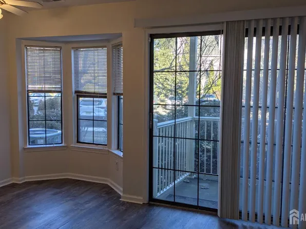 282 Cozzens Ct, East Brunswick, NJ 08816