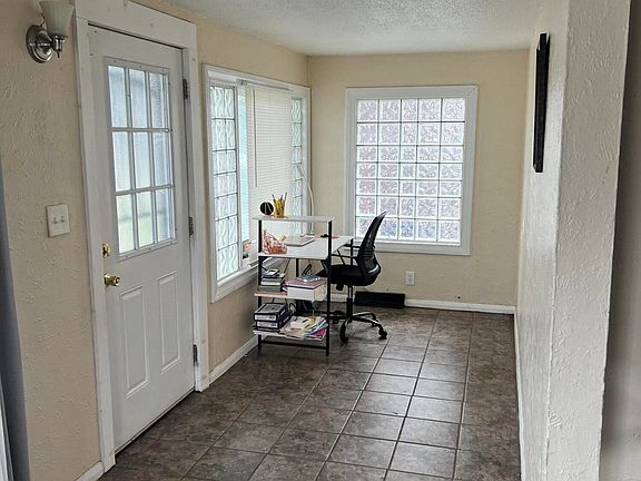 2nd image of 3729 Hazelhurst Ave