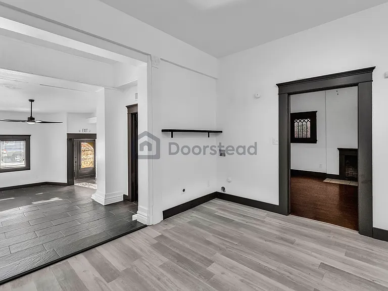 1803 E Yandell Dr — Photo 21