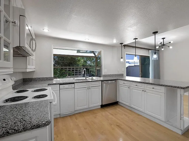 976 Pizarro Ln — Photo 25