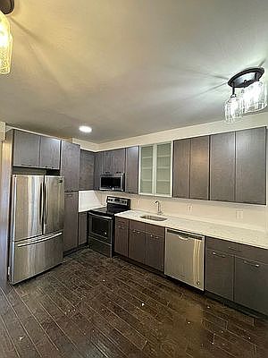 1st image of 808 Quincy Ave #3