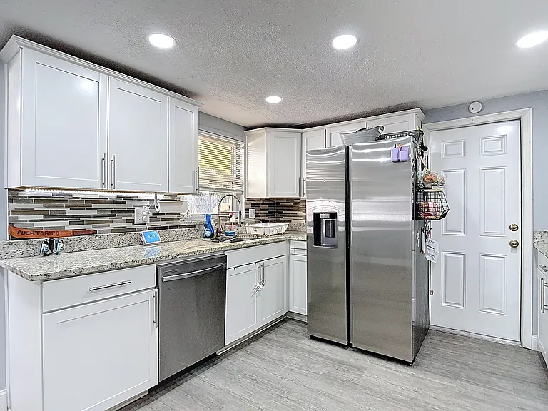 5913 Appletree Rd — Photo 23