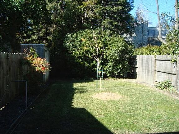 4th image of 1613 Oak Ave