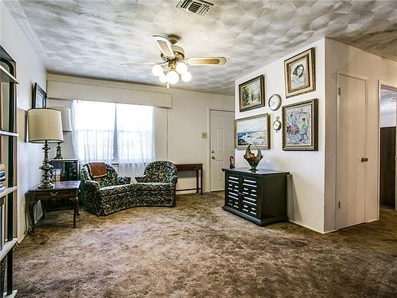 2nd image of 611 Aransas Dr