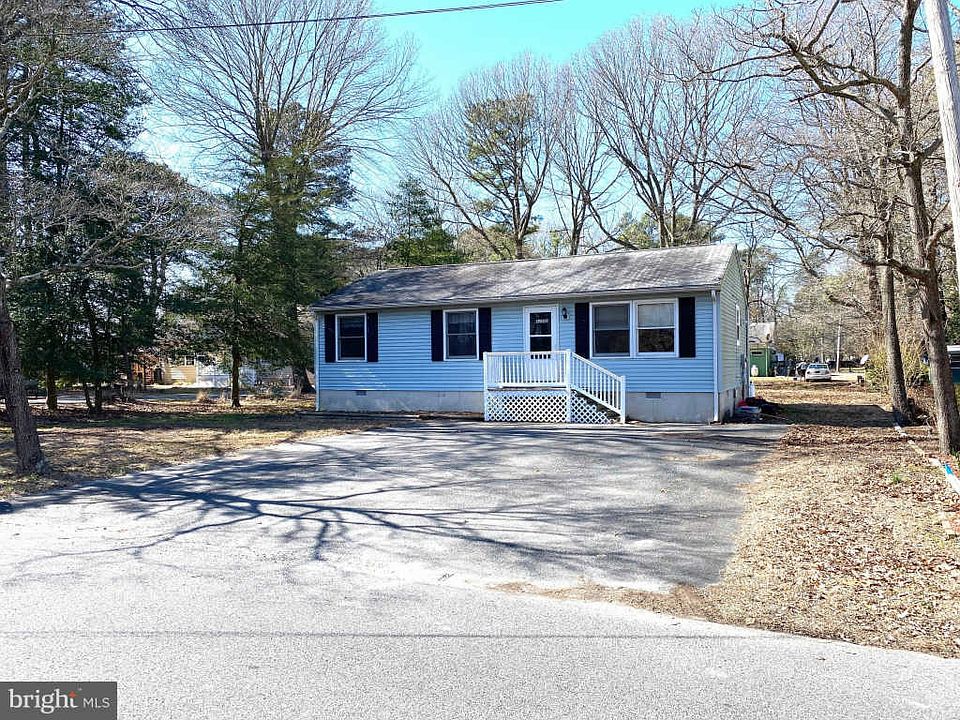 1st image of 32350 Bennett Dr