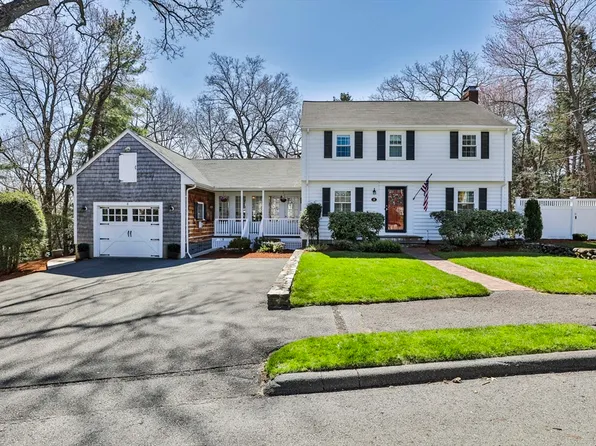 8 Hillcrest Rd, Wakefield, MA 01880