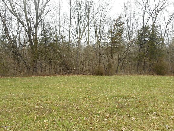 2nd image of 46 Hickory Woods Dr