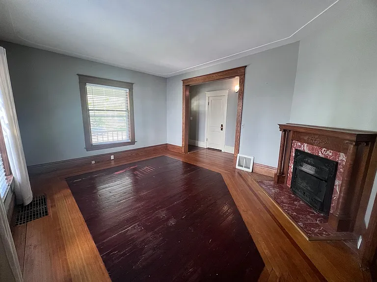 1030 Chester St SE — Photo 4
