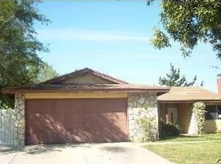 15811 Redbud Ct, Fontana, CA 92335