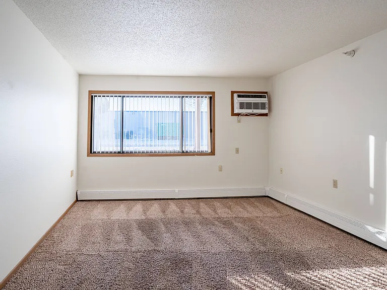 Dilworth, MN Fieldstone Apartments | 11A | Living