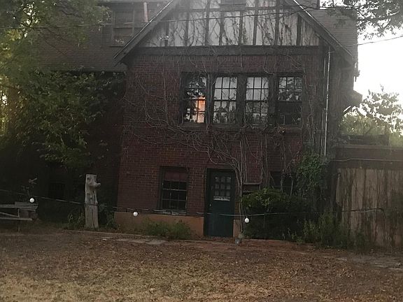 4th image of 435 College Dr