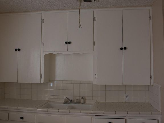 4th image of 214 Montague Ave