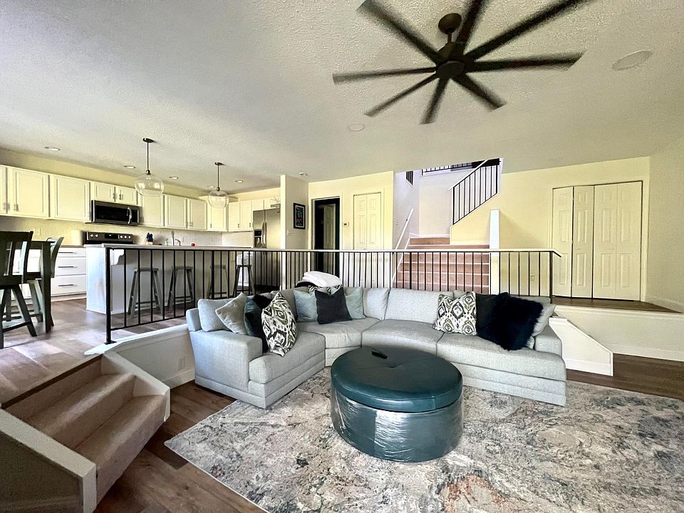 1st image of 9367 S Pointe Lasalles Dr