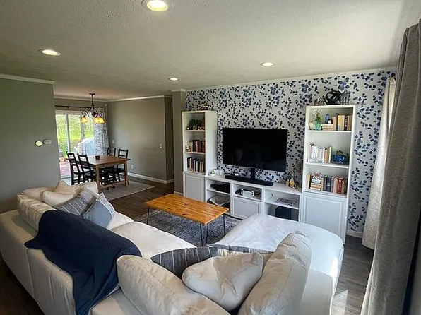 1244 Greenfield Dr, Willard, OH 44890