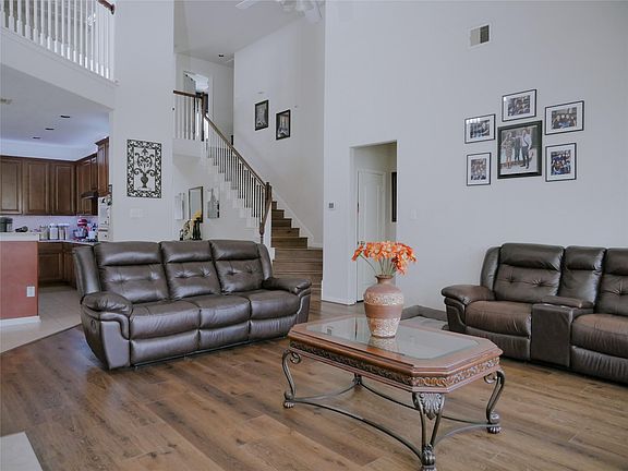 3rd image of 17619 Emerald Garden Ln