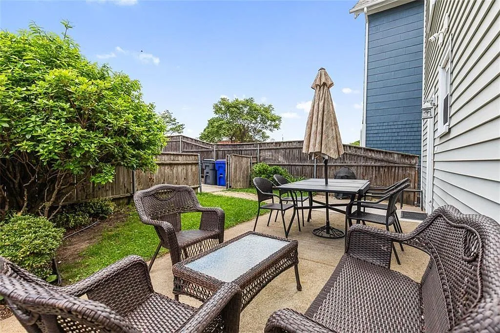 2 bed, 1.0 bath, 838 sqft, $2,900 — Photo 3