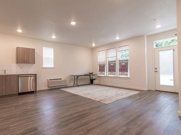 2630 NE Dekum St — Photo 19