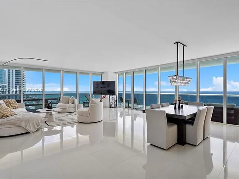 1830 Ocean Dr #CU-1101 — Photo 2
