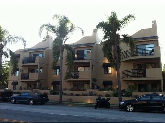 Building Photo - 801 Redondo Ave #S