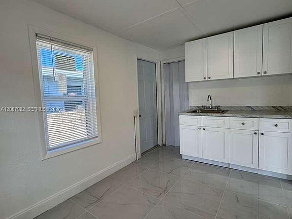 5th image of 731 SW 3rd Pl APT 1