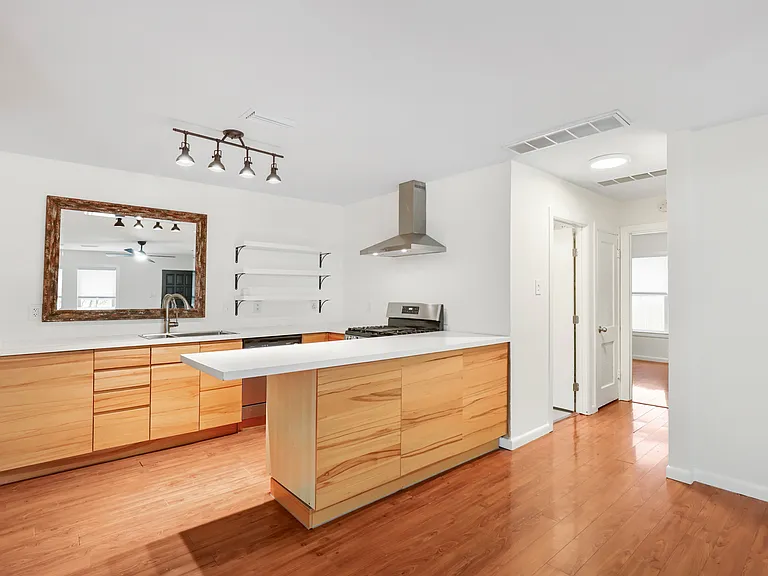 210 Nelray Blvd — Photo 5