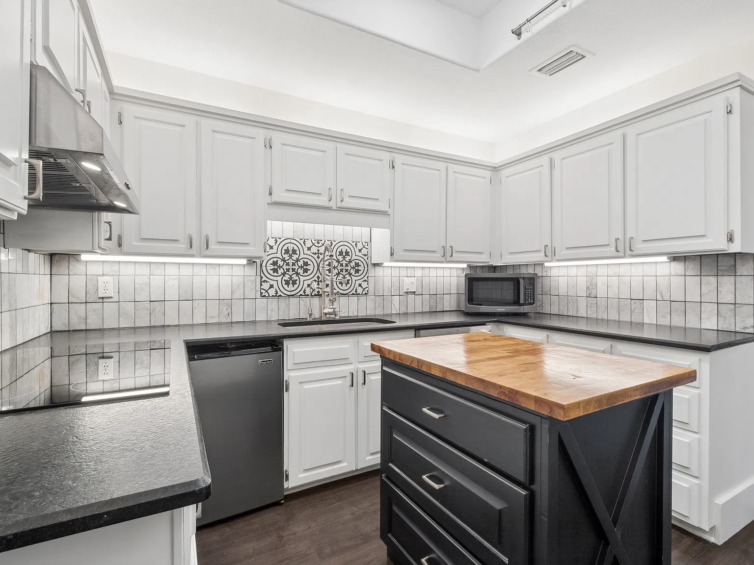 4 bed, 3000 sqft, $5,500 — Photo 4