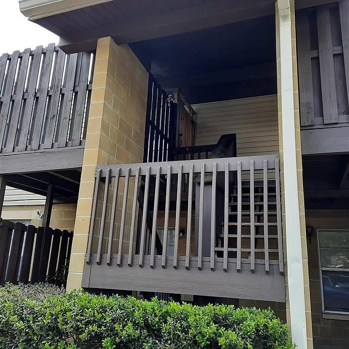 1st image of 3924 SW 26th Dr #7-F
