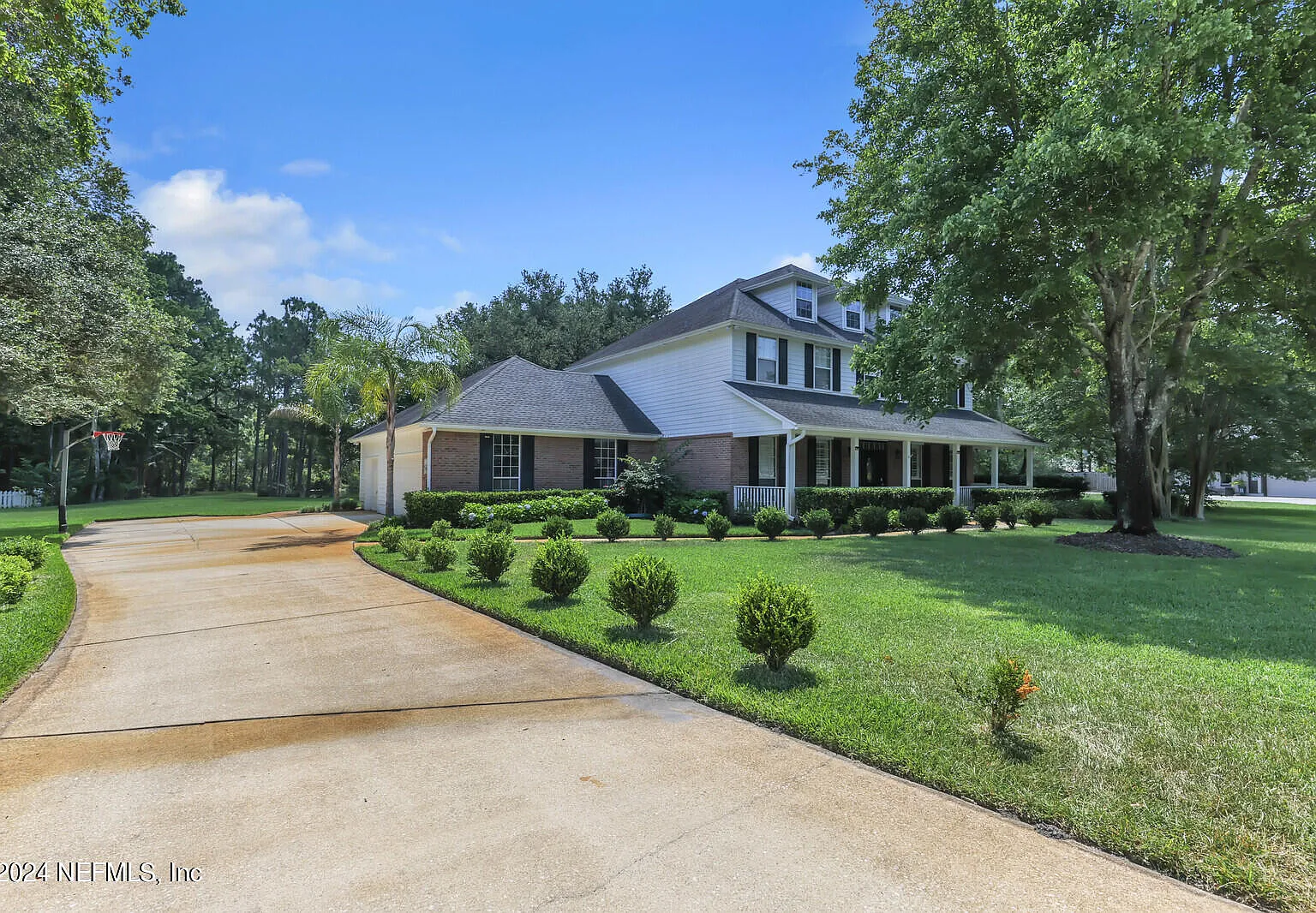 4 bed, 2.5 bath, 3305 sqft, $3,800 — Photo 1