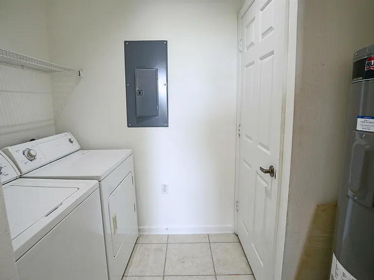 1603 Prestwick Pl — Photo 22