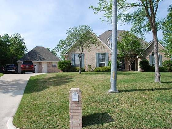 1st image of 1615 Dominik Dr