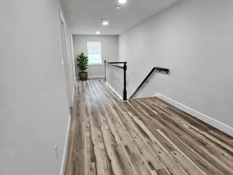 Foyer - Upstairs