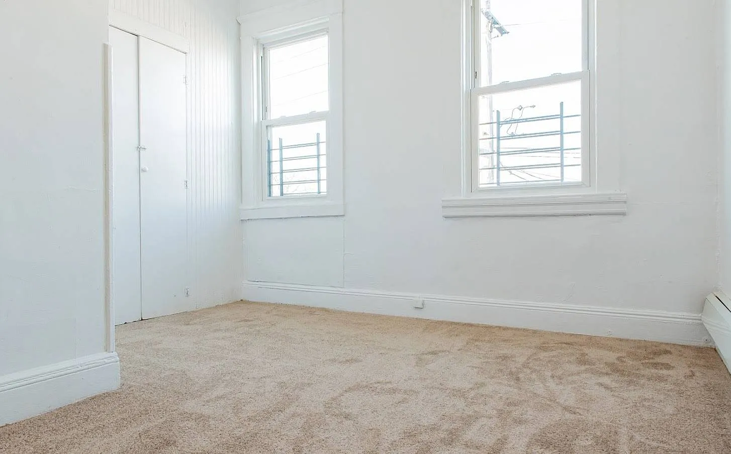 4 bed, 1.0 bath, 1300 sqft, $3,600 — Photo 4